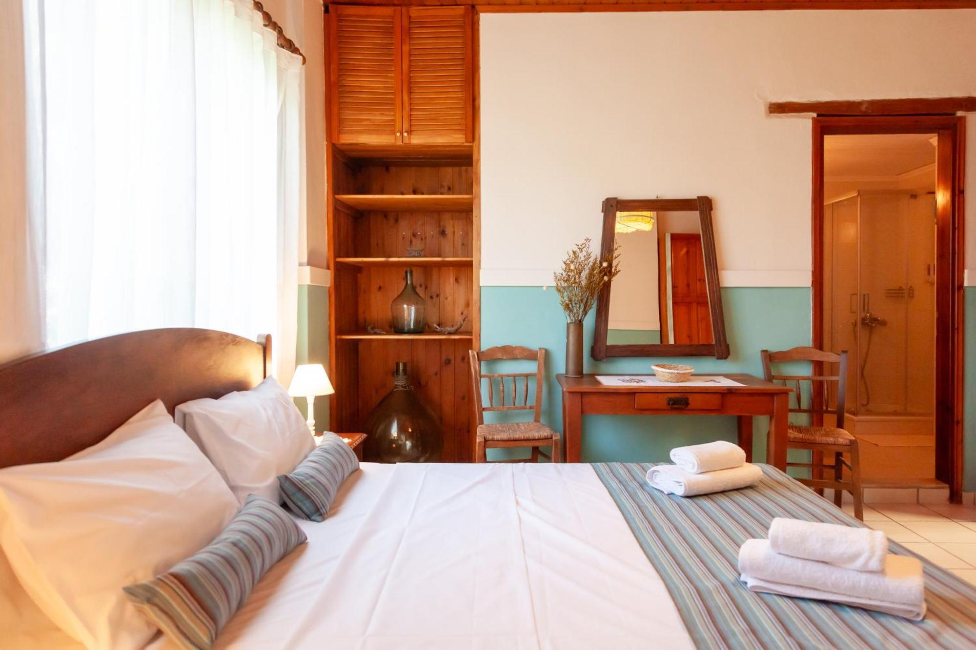 Amnisiades Apartments カルテロス エクステリア 写真